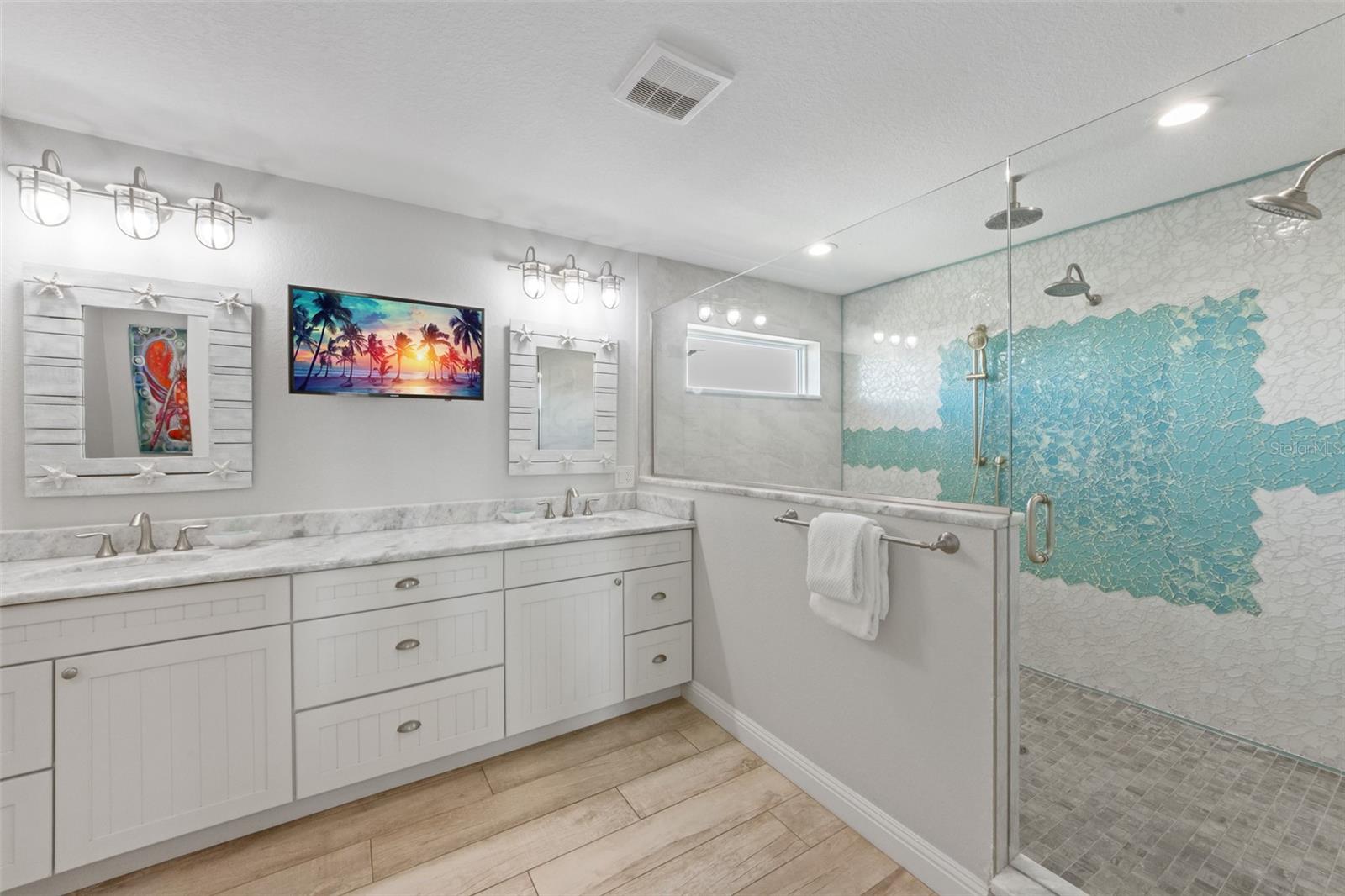 A4706045 Property Photo