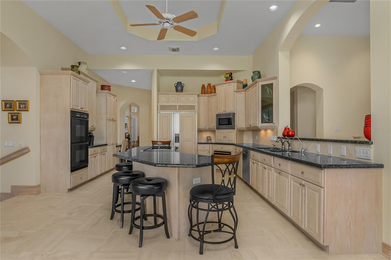 O6441910 Property Photo