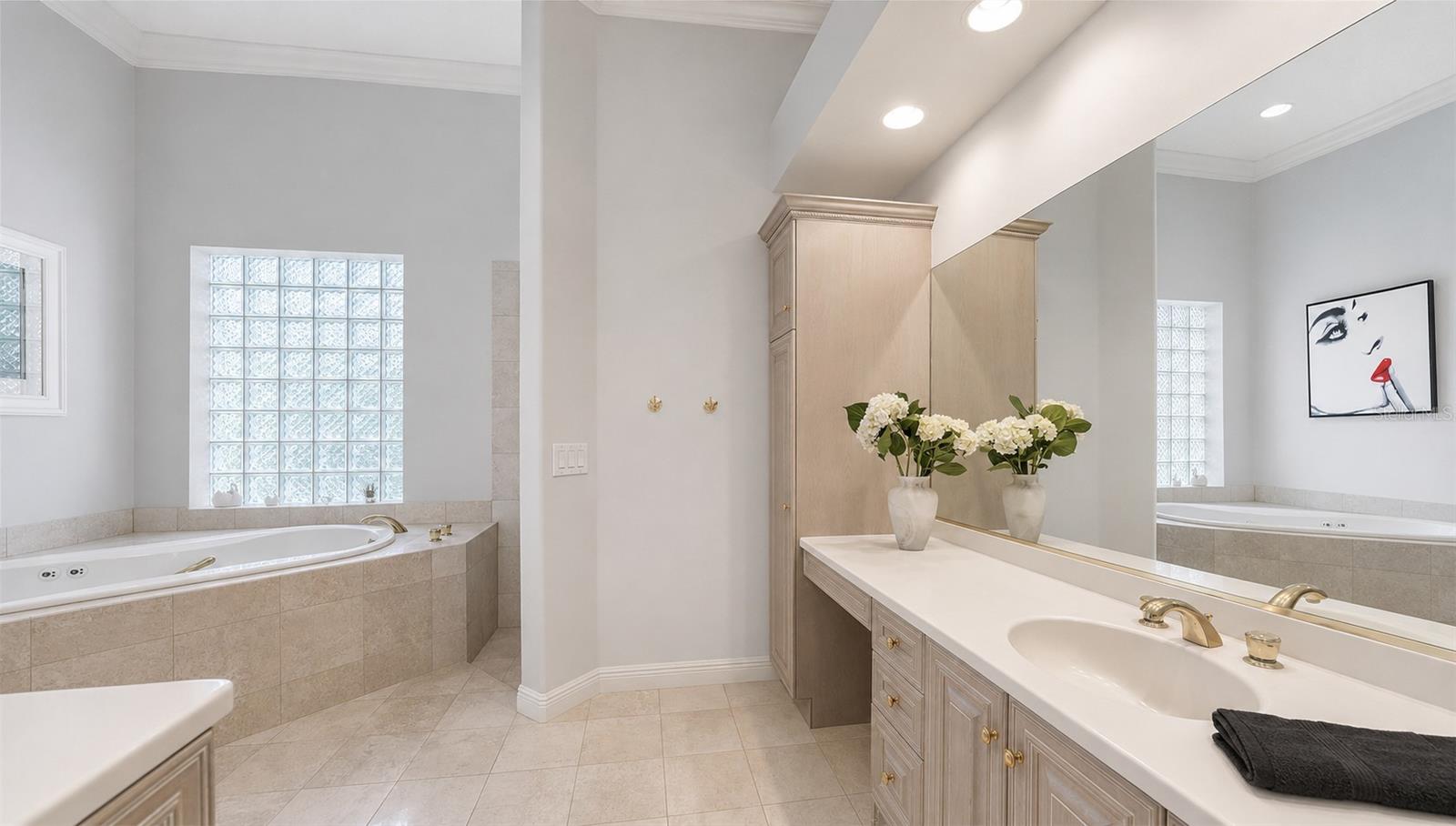 A4706228 Property Photo