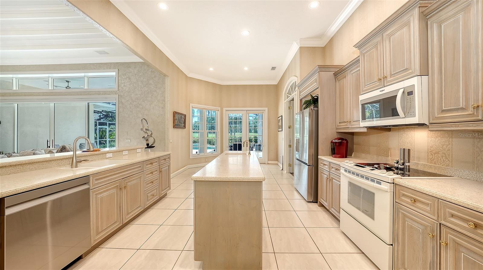 A4706228 Property Photo