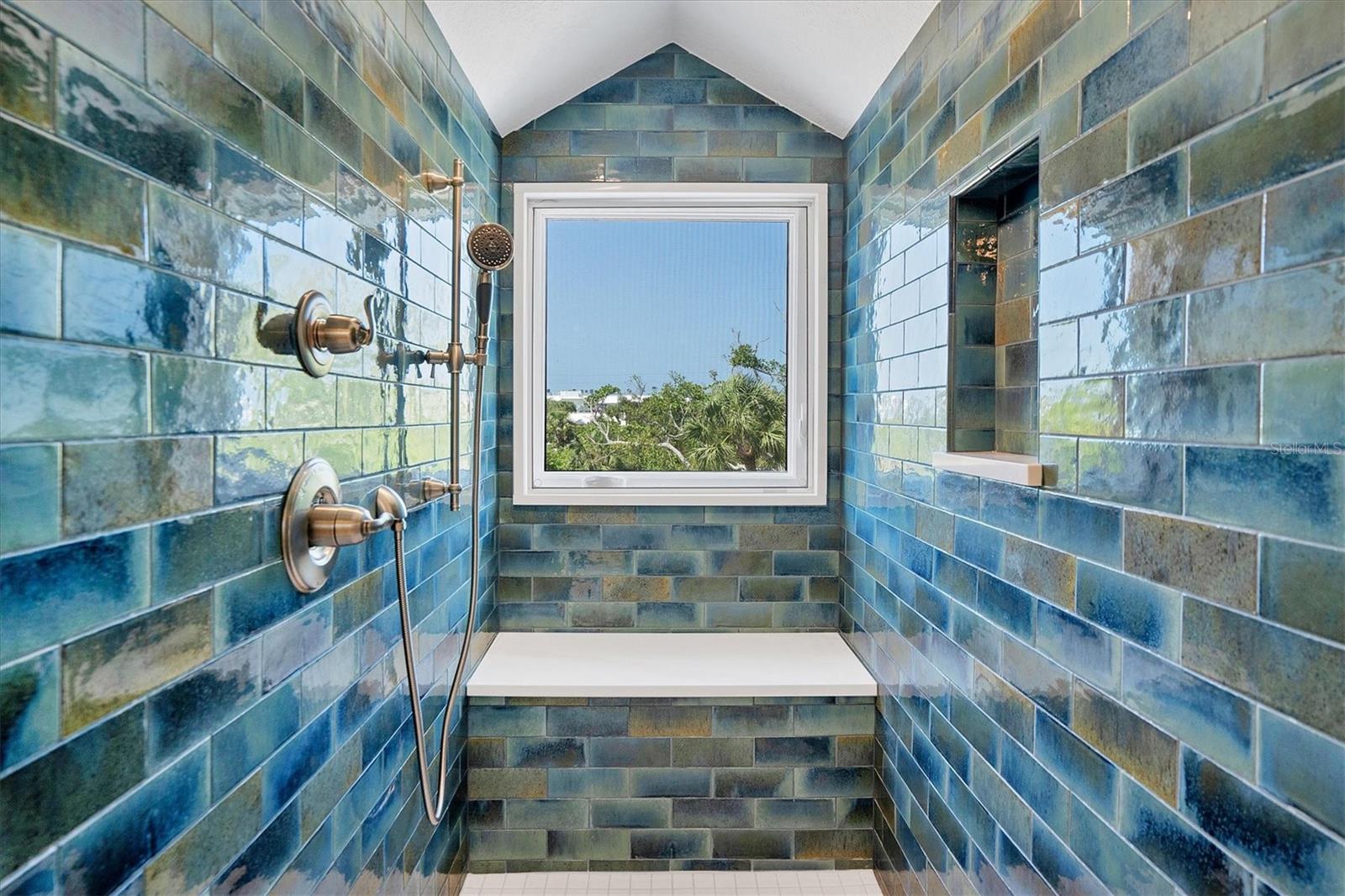 D6148797 Property Photo