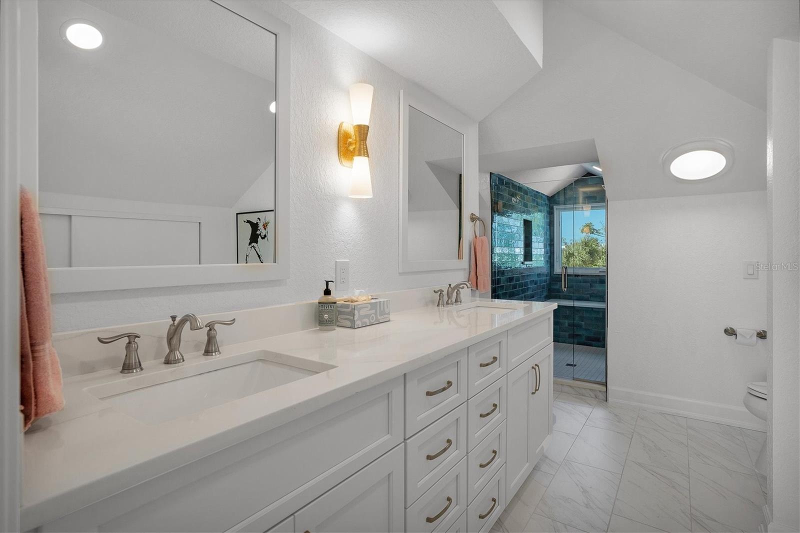 D6148797 Property Photo