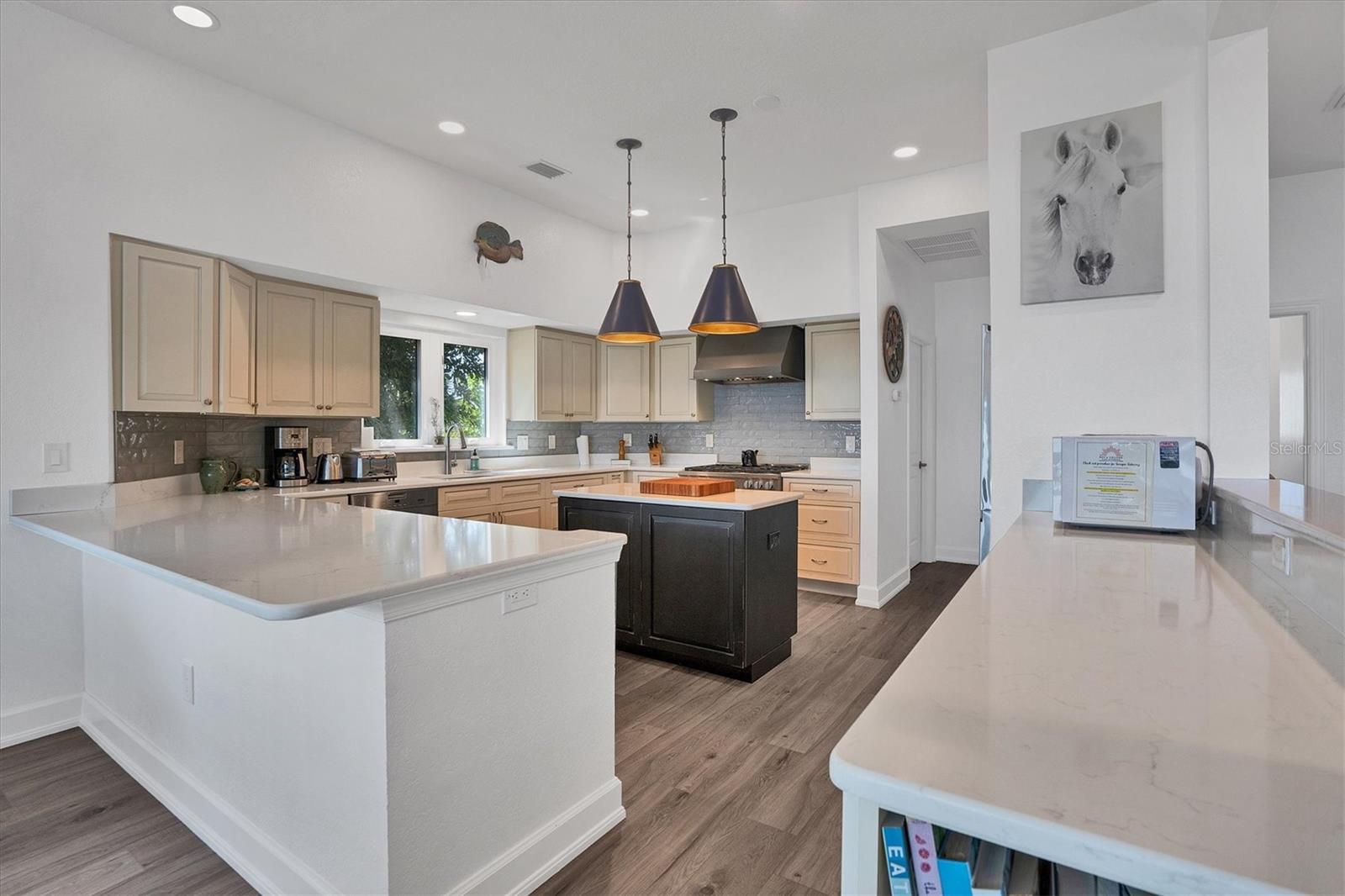 D6148797 Property Photo