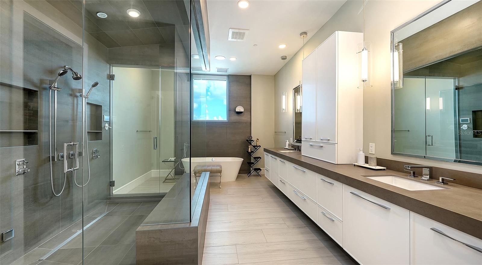 A4706459 Property Photo