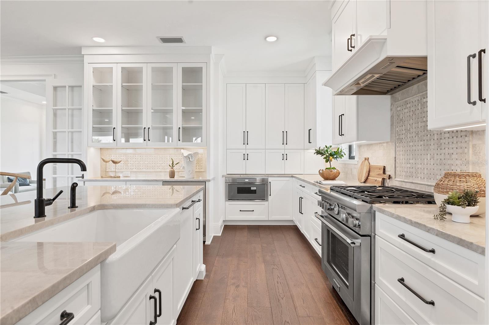 D6148817 Property Photo
