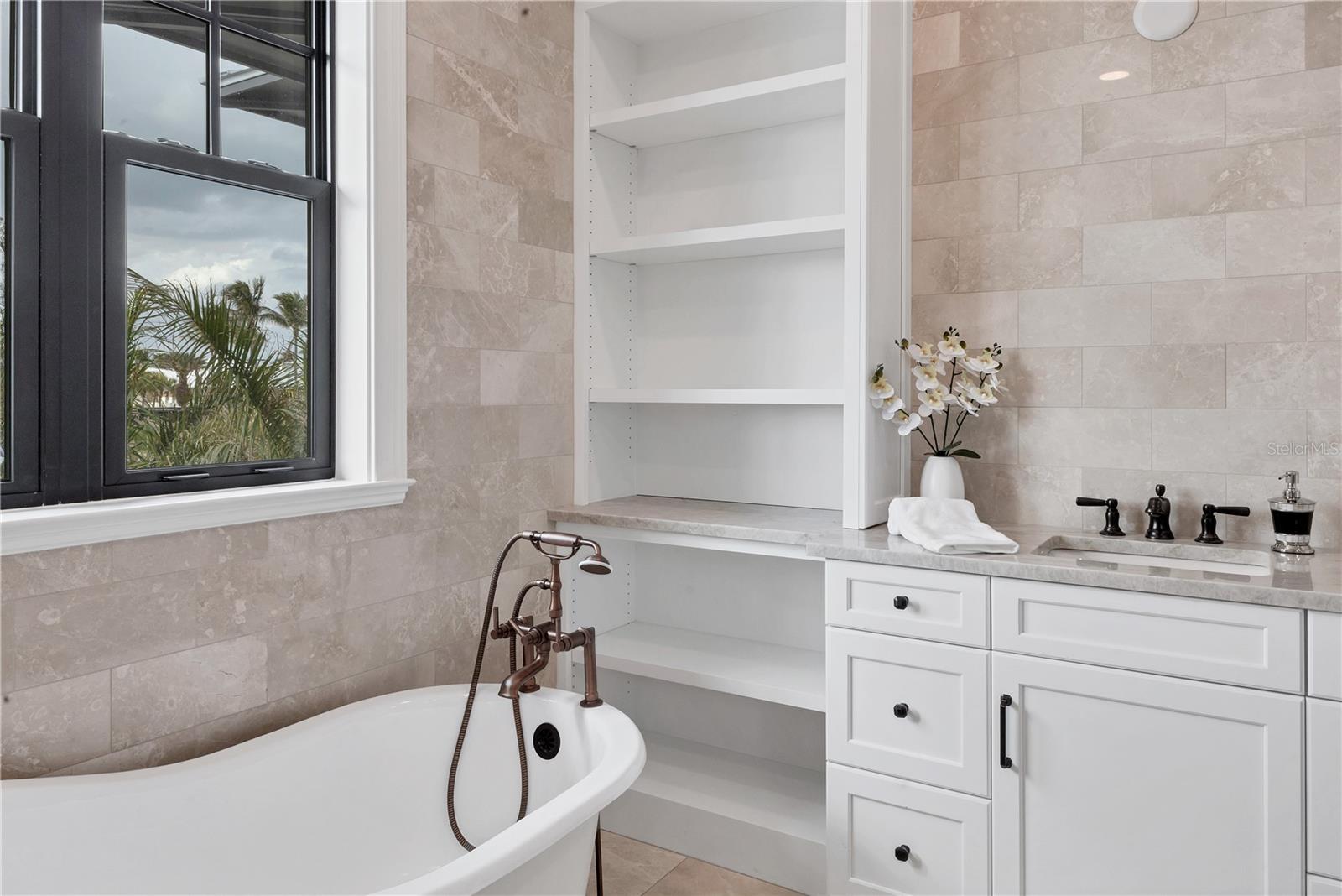 D6148817 Property Photo