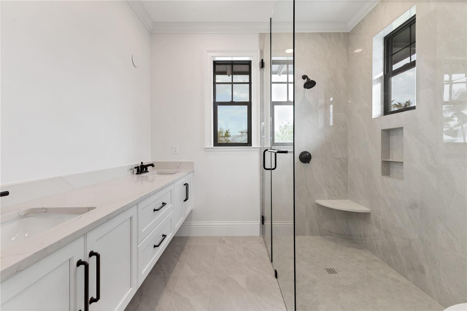 D6148817 Property Photo
