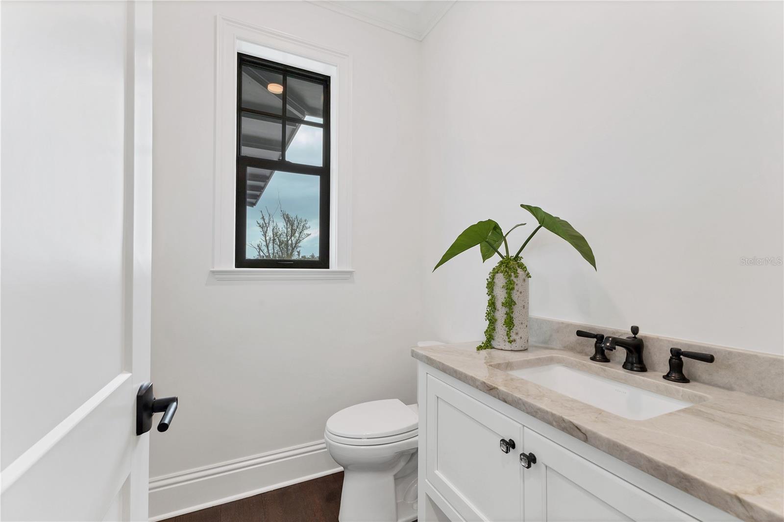 D6148817 Property Photo