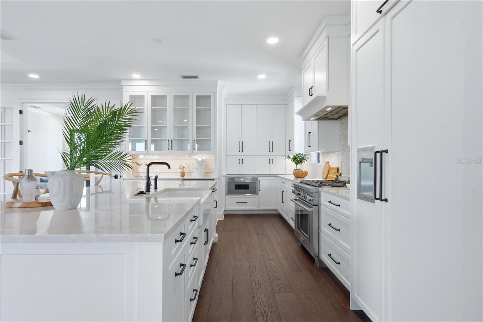 D6148817 Property Photo