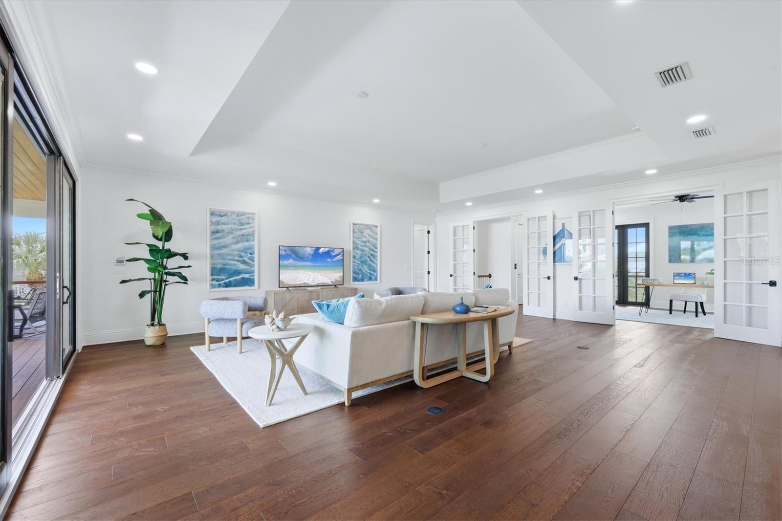 D6148817 Property Photo