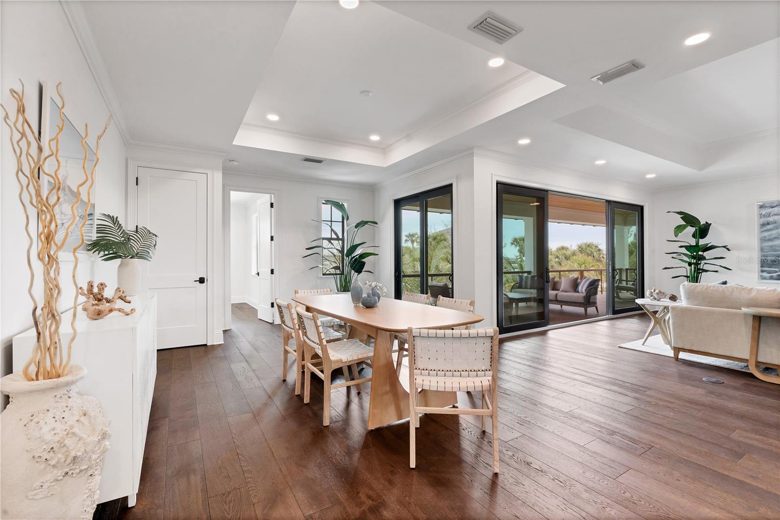 D6148817 Property Photo
