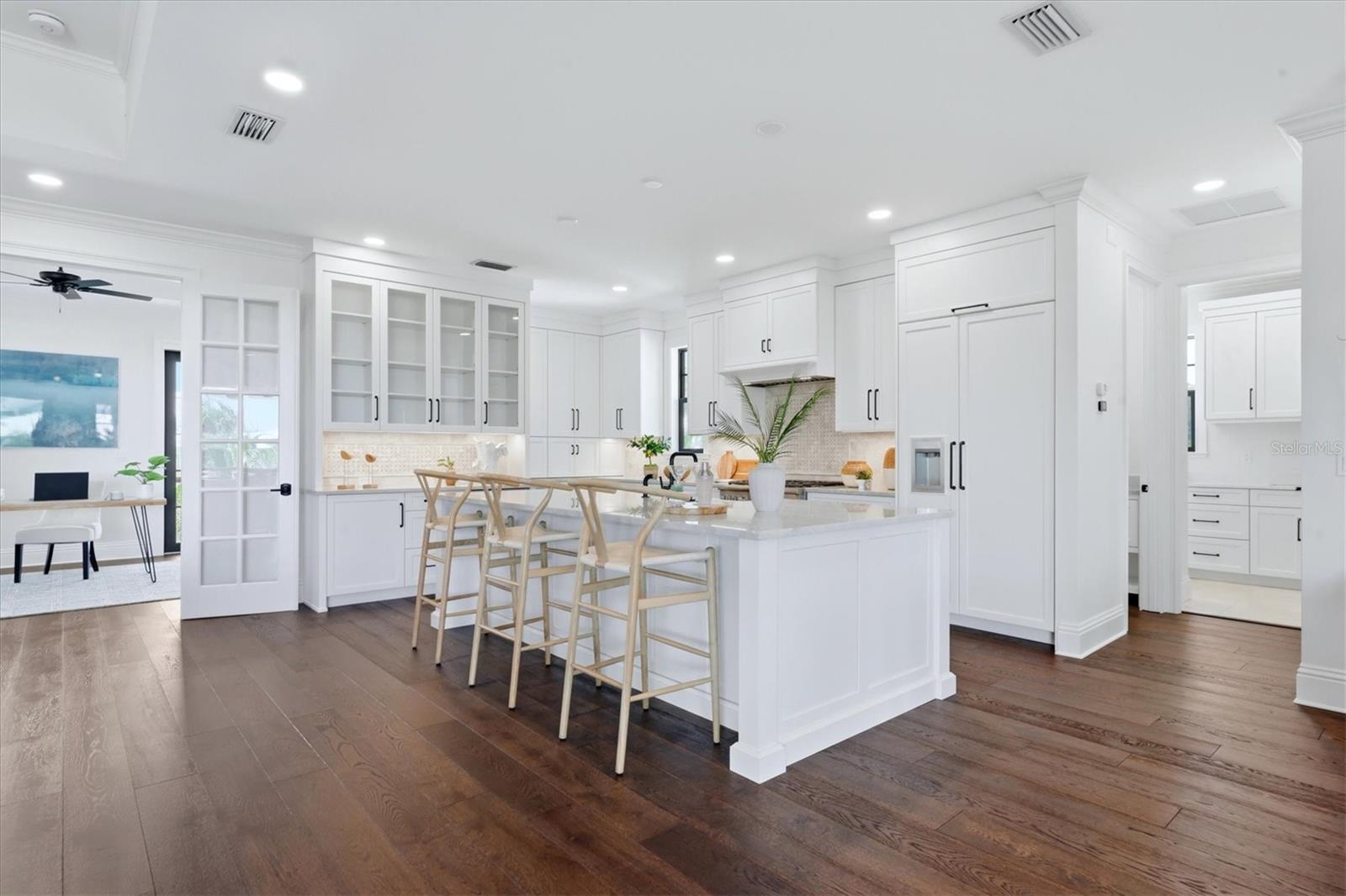 D6148817 Property Photo