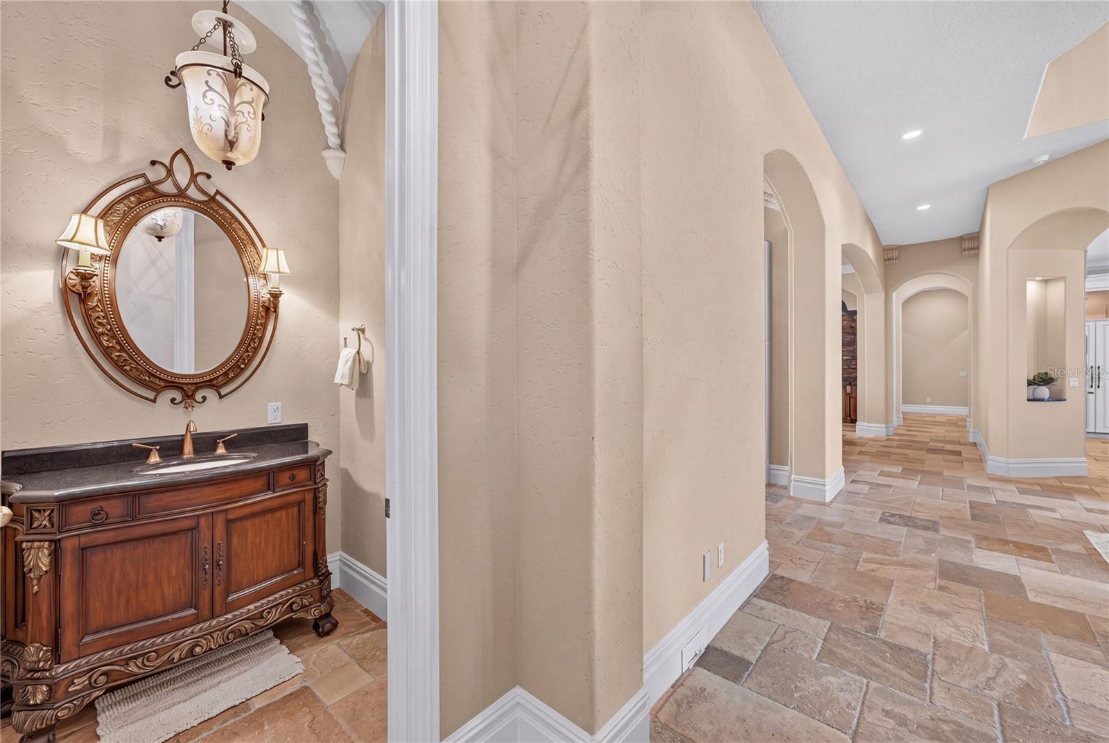 O6443311 Property Photo