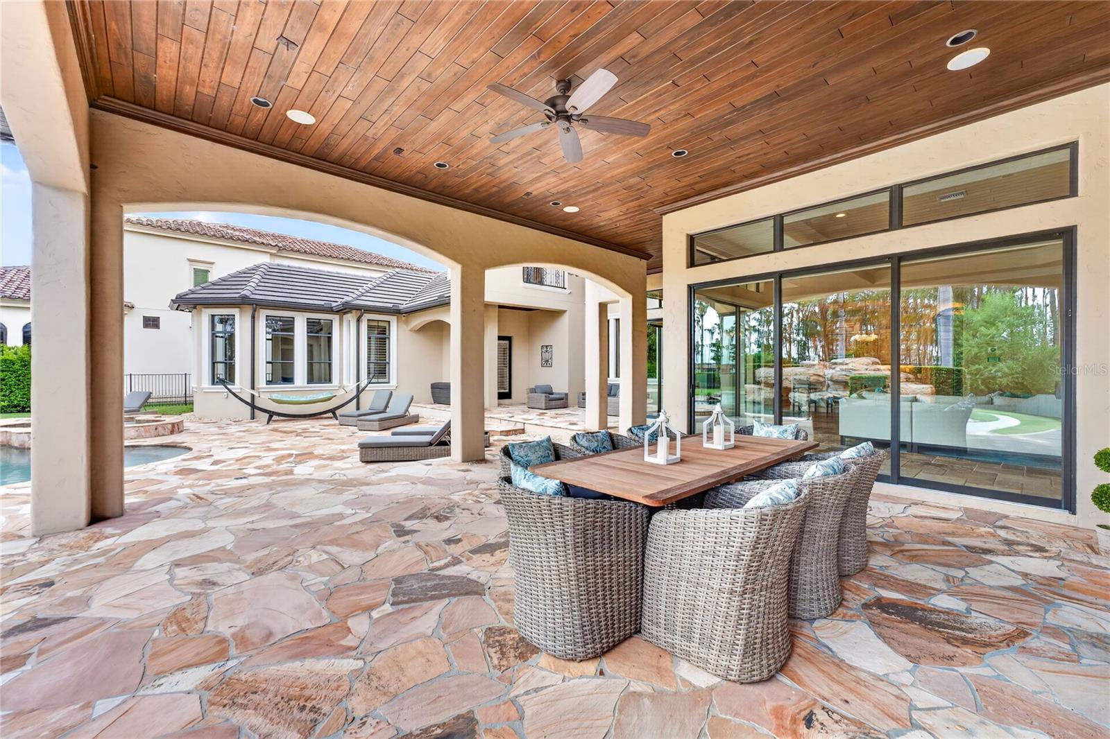 O6443311 Property Photo