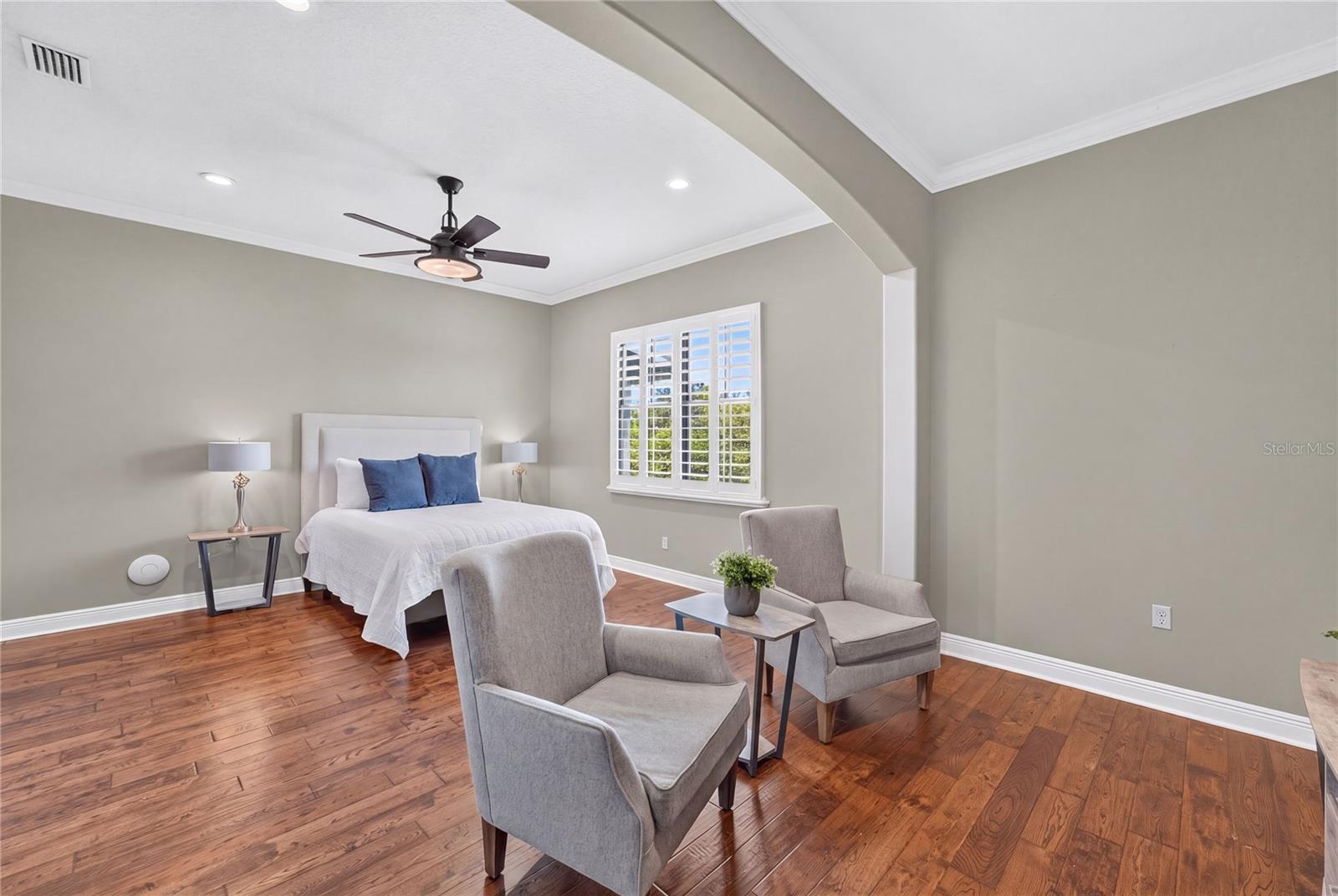O6443311 Property Photo
