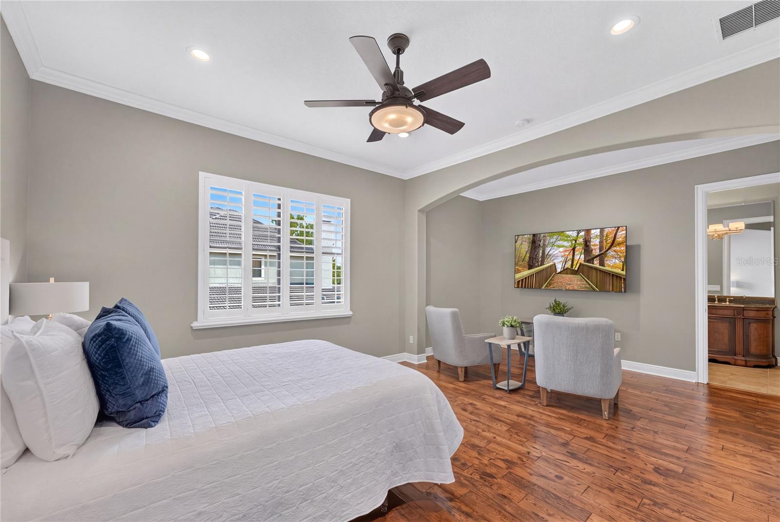 O6443311 Property Photo