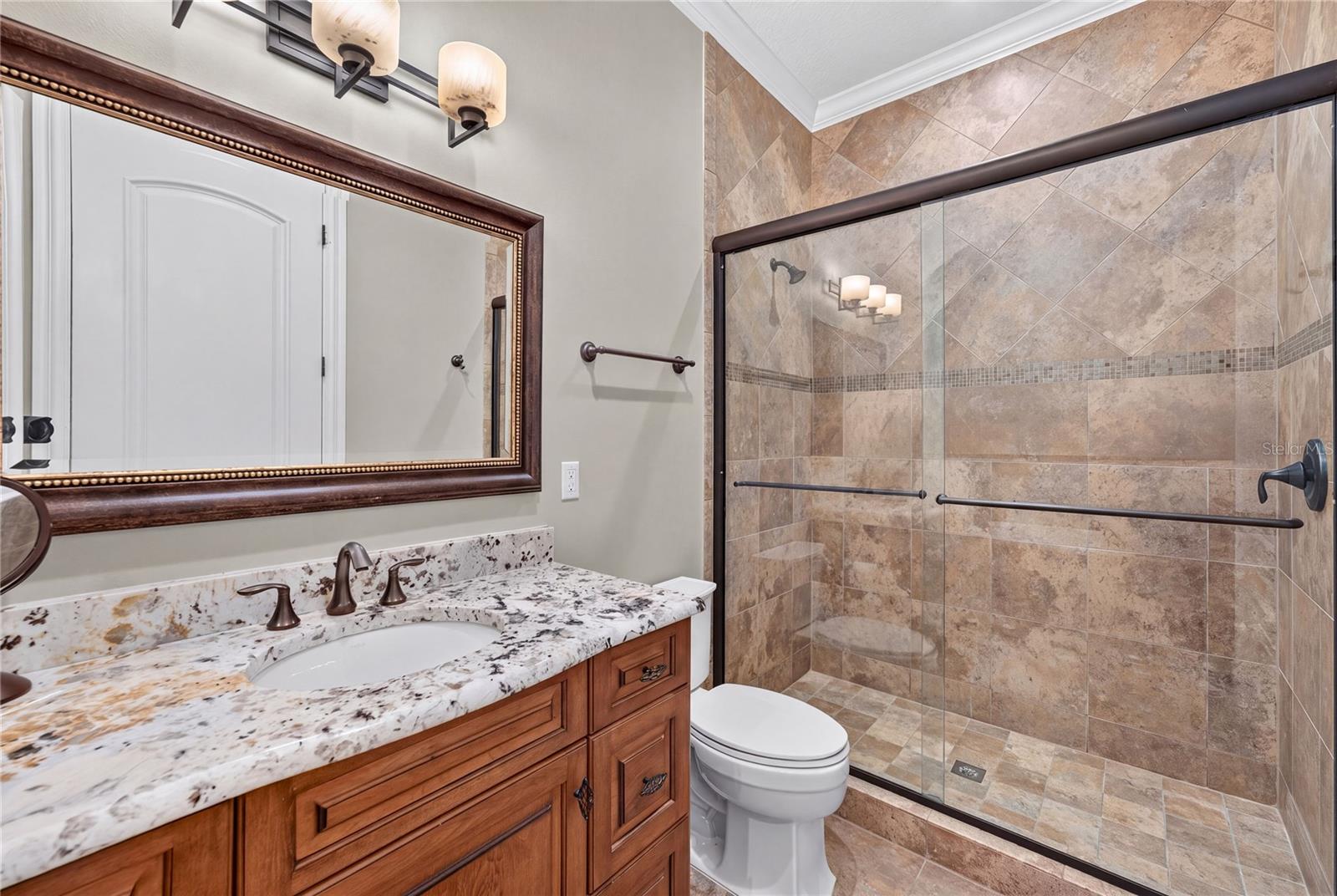 O6443311 Property Photo