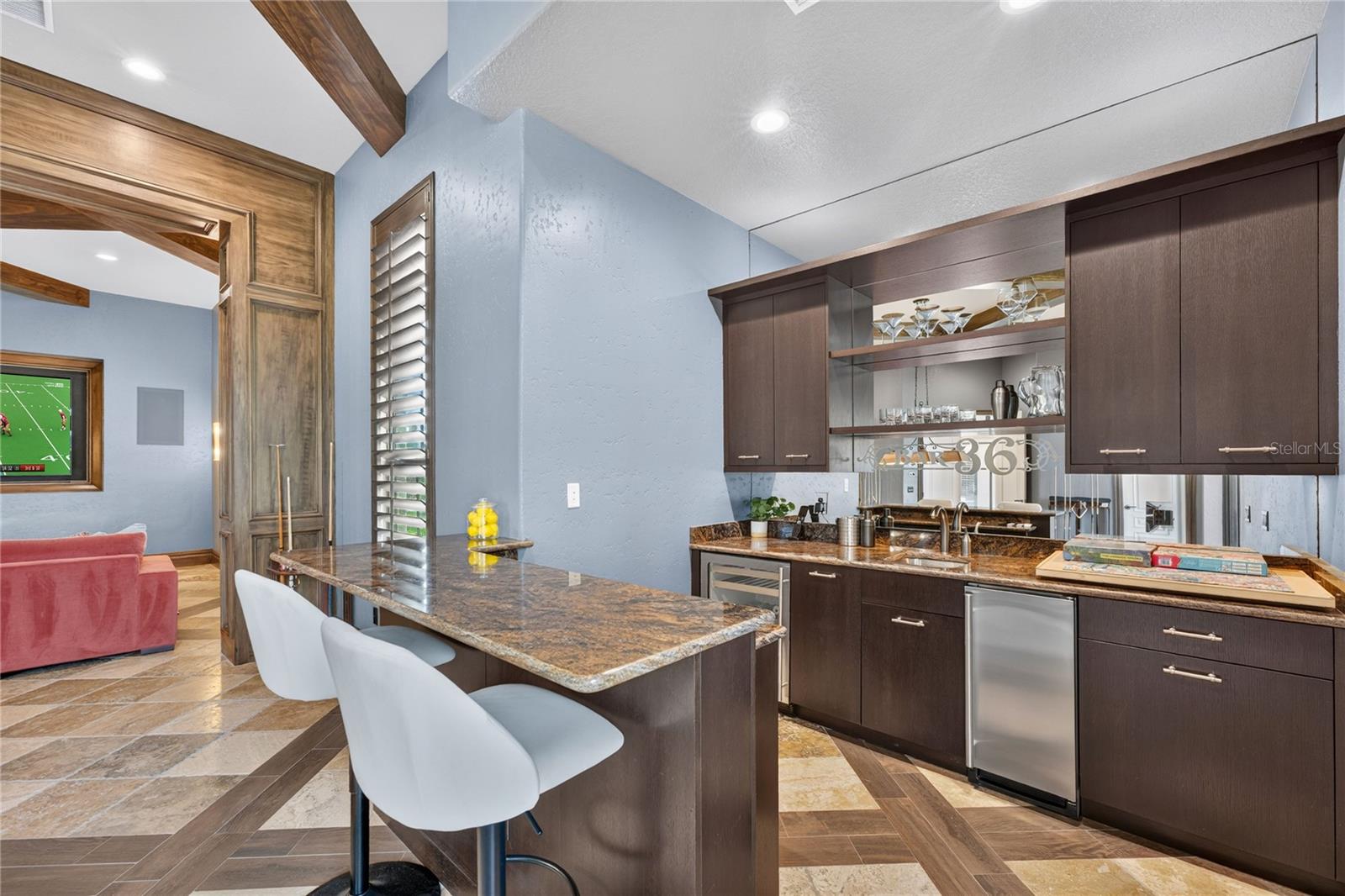 O6443311 Property Photo