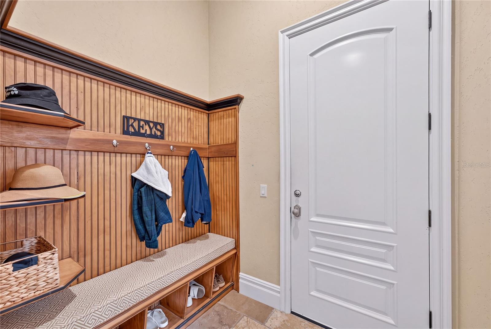 O6443311 Property Photo