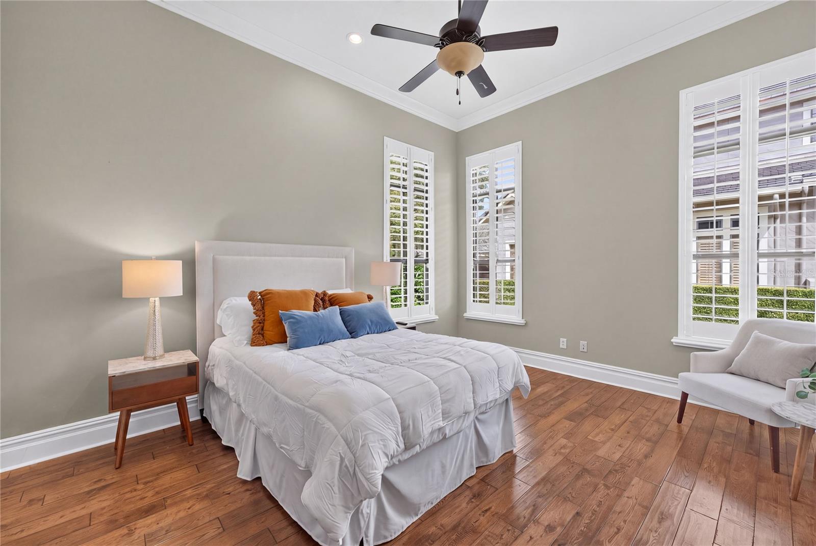 O6443311 Property Photo