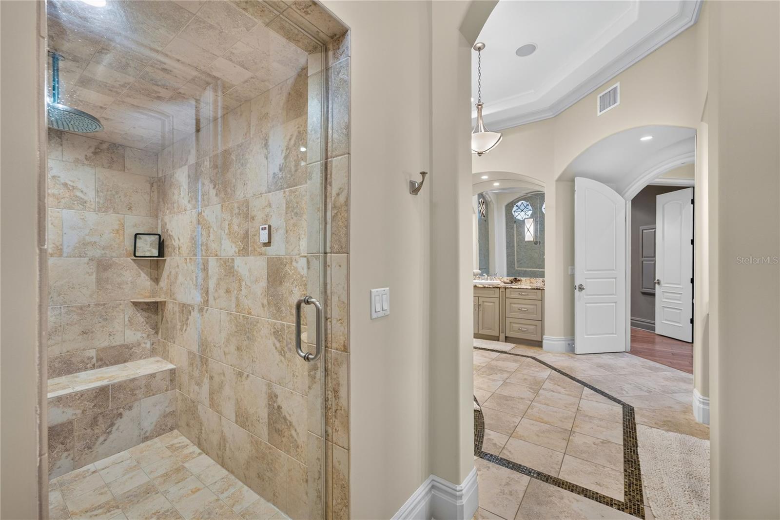 O6443311 Property Photo