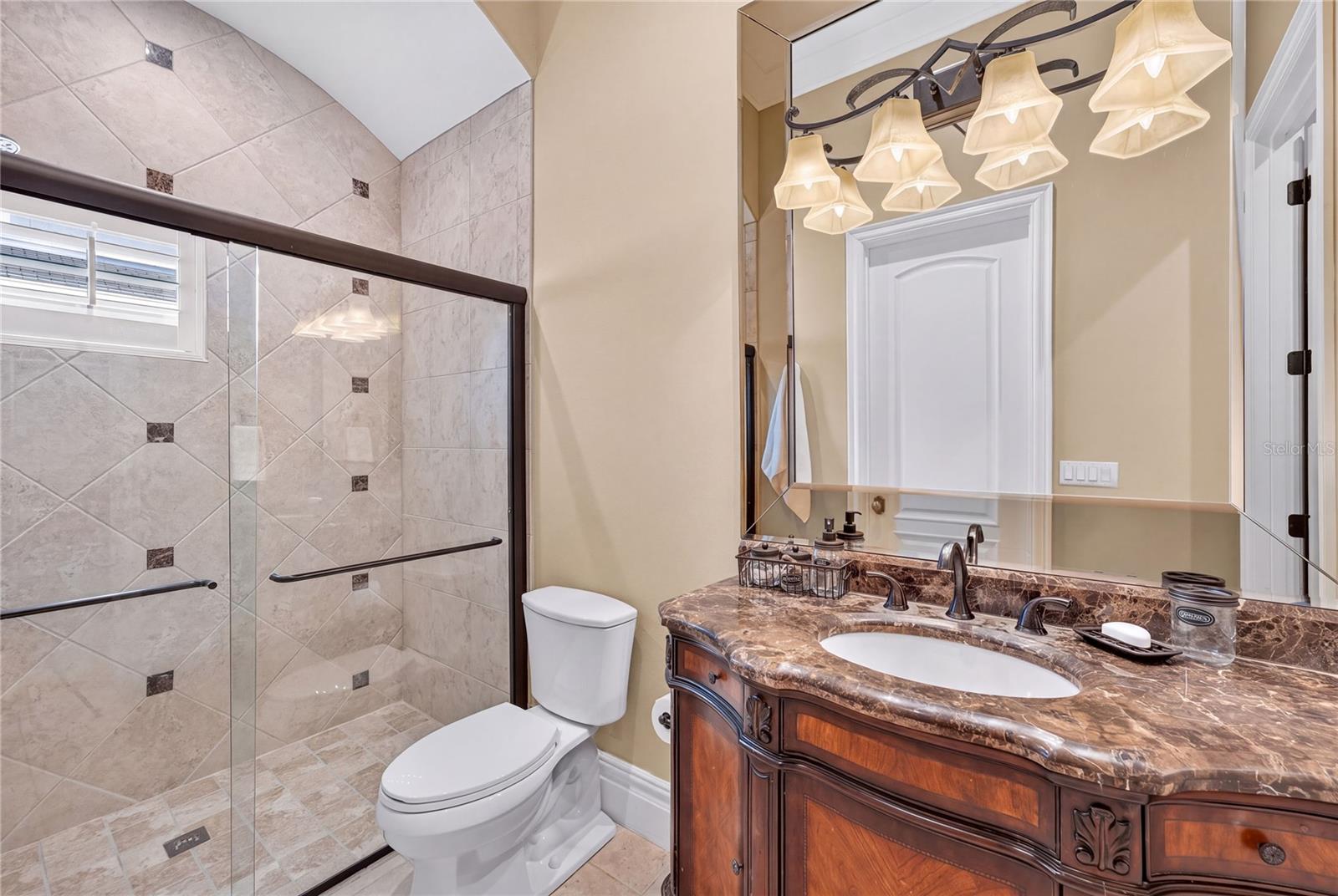 O6443311 Property Photo