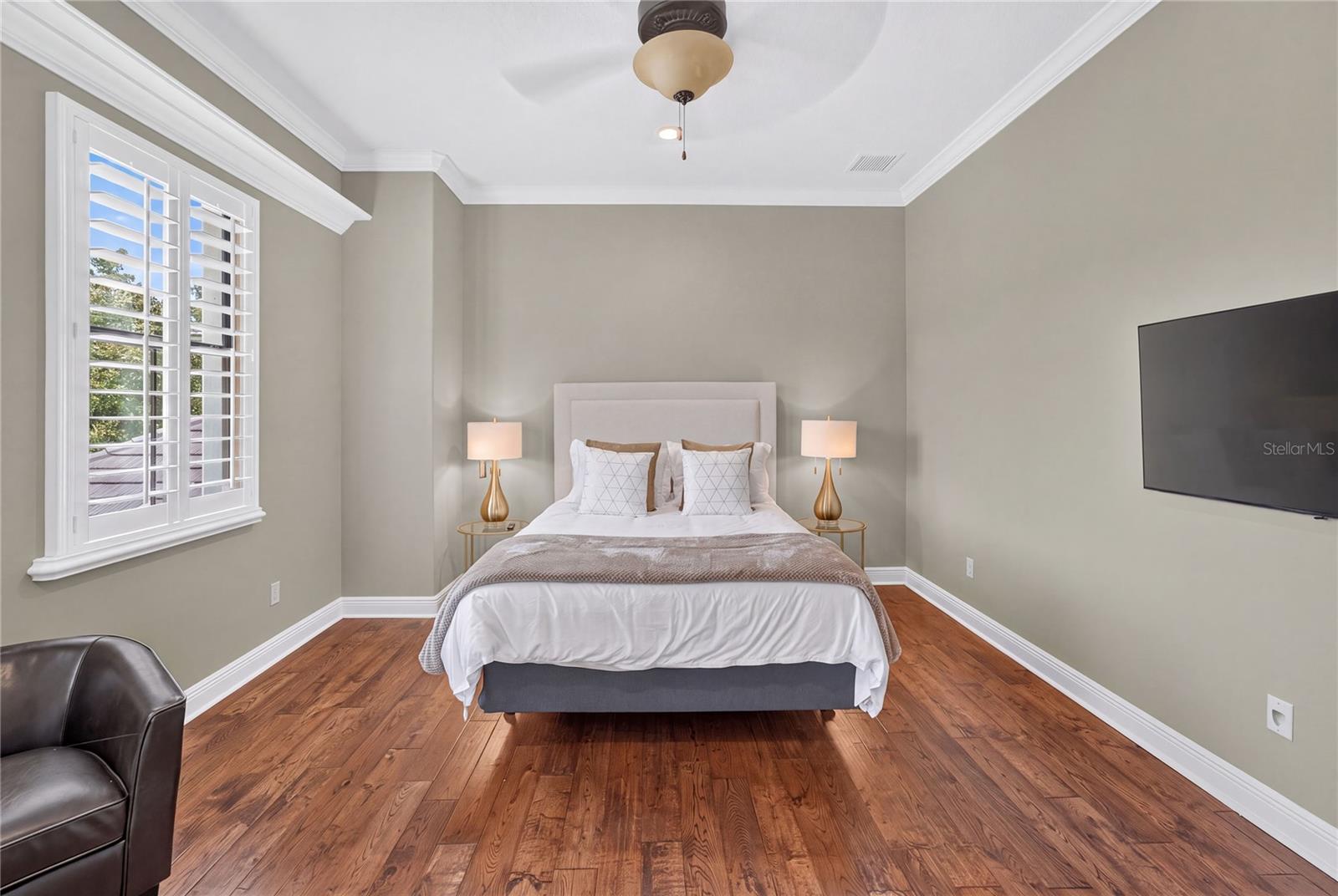 O6443311 Property Photo