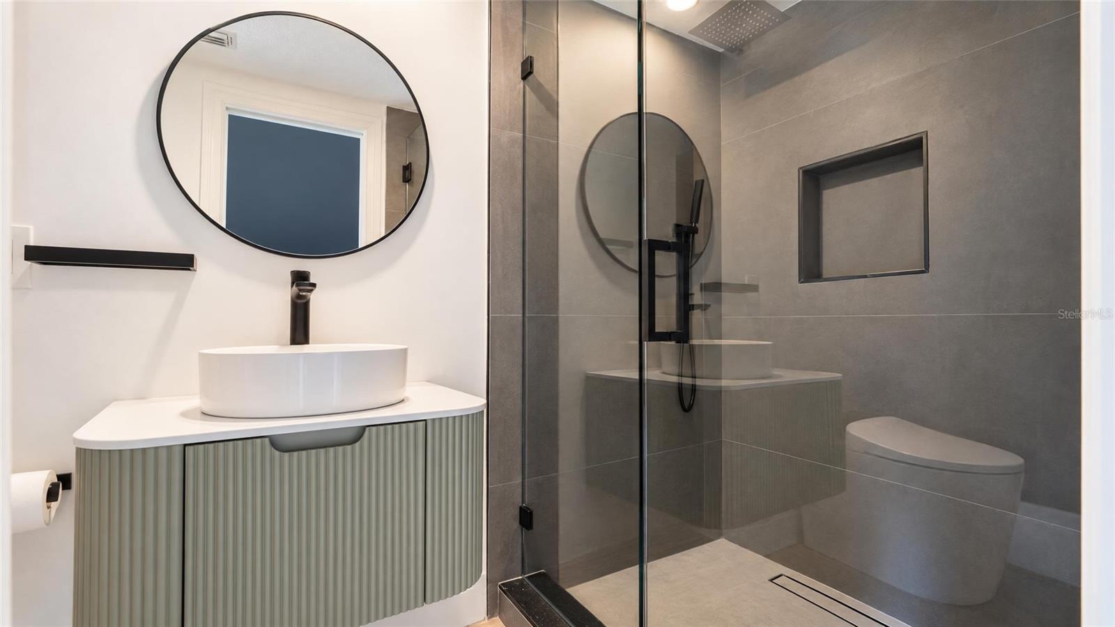 O6443379 Property Photo