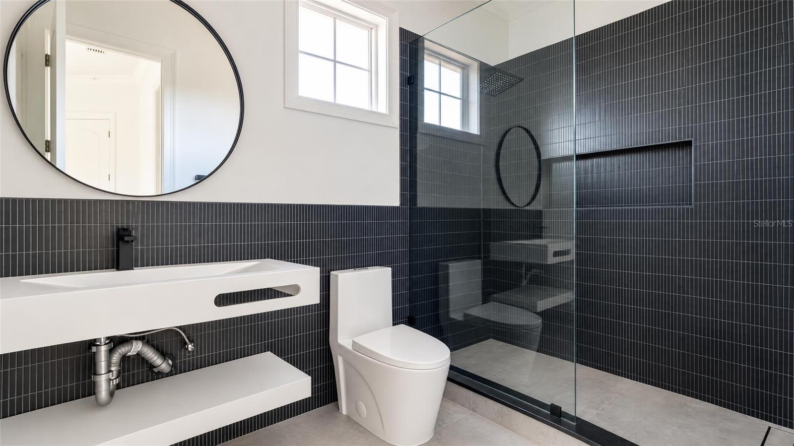 O6443379 Property Photo