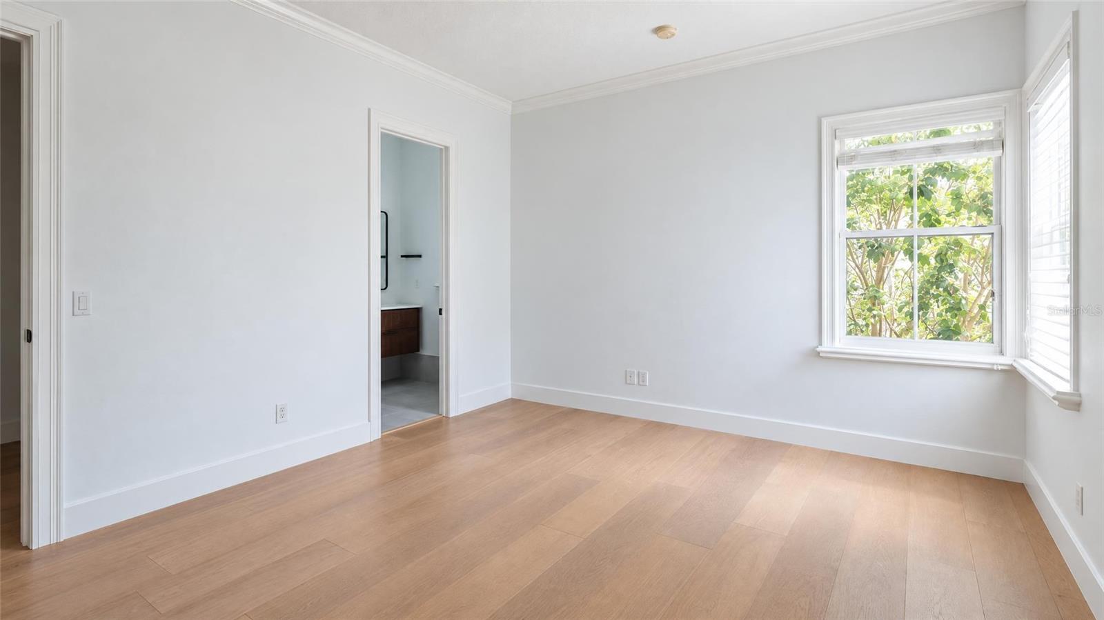 O6443379 Property Photo