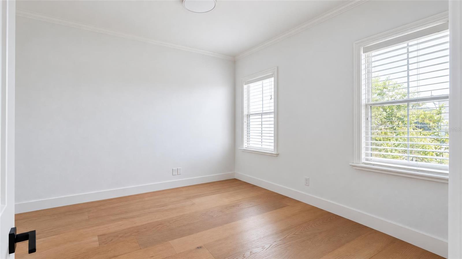 O6443379 Property Photo