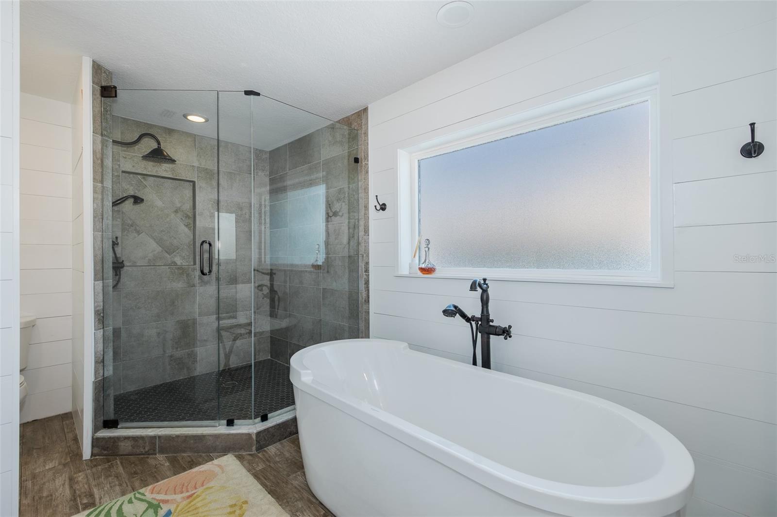 TB8551061 Property Photo