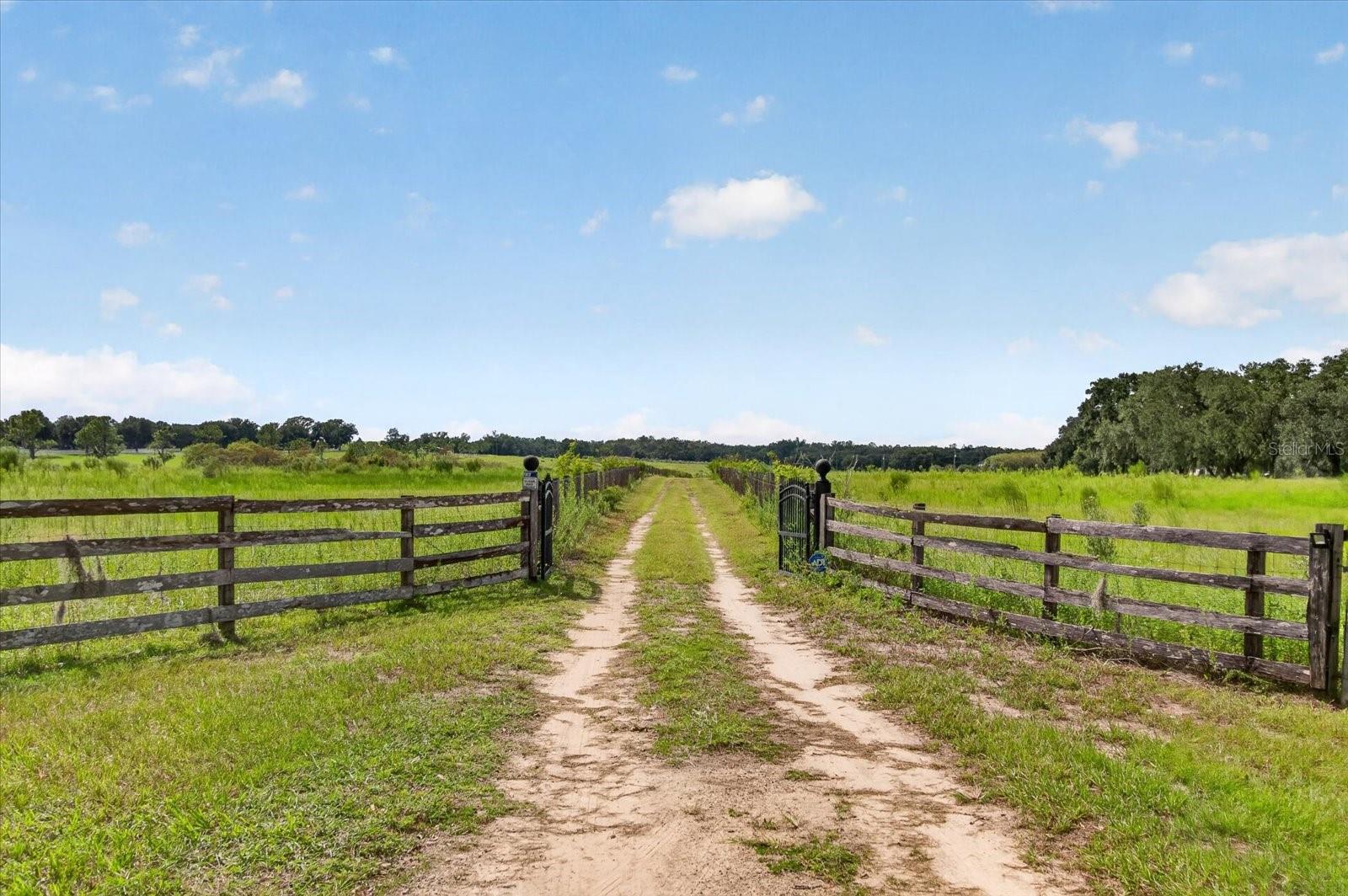 TB8551174 Property Photo