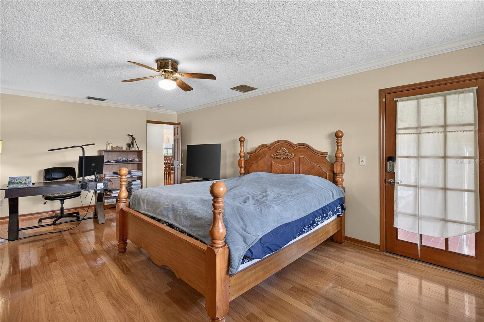 TB8551174 Property Photo