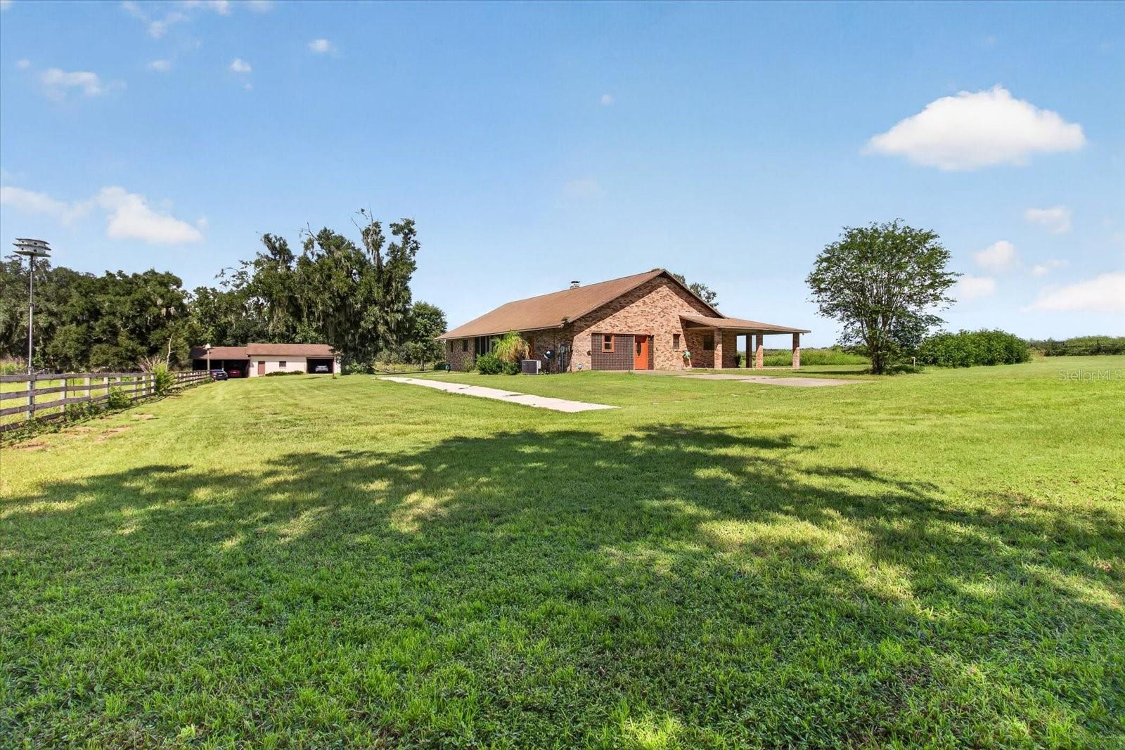 TB8551174 Property Photo