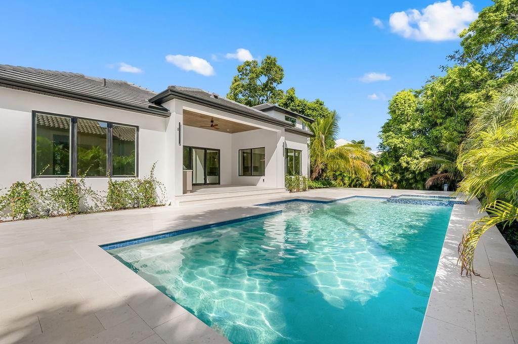 A4707025 Property Photo