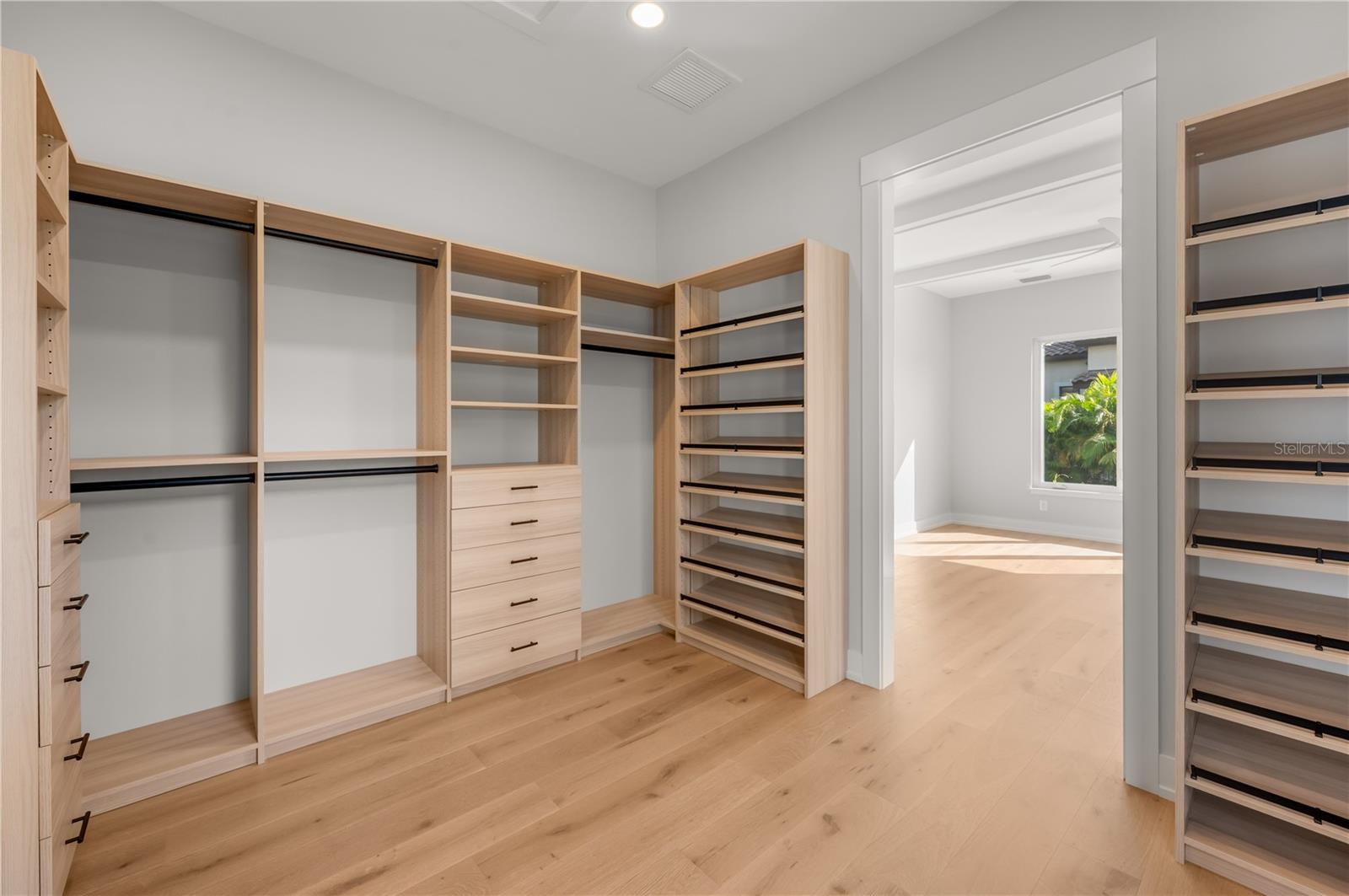 A4707025 Property Photo