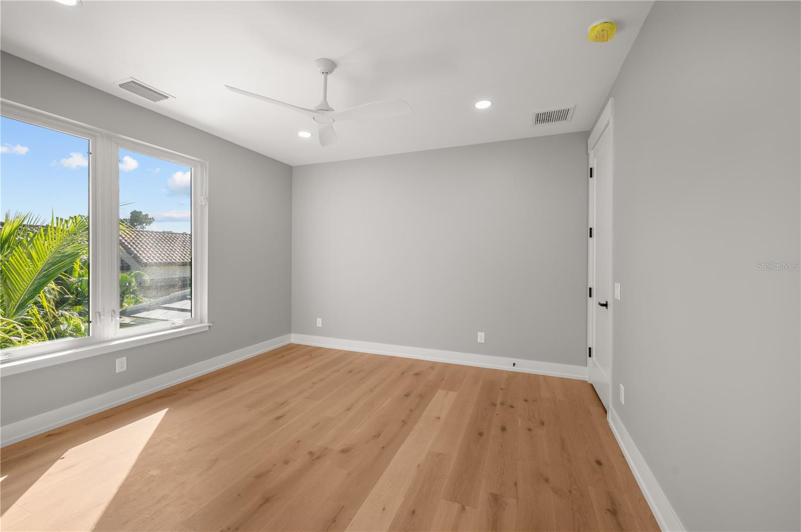 A4707025 Property Photo