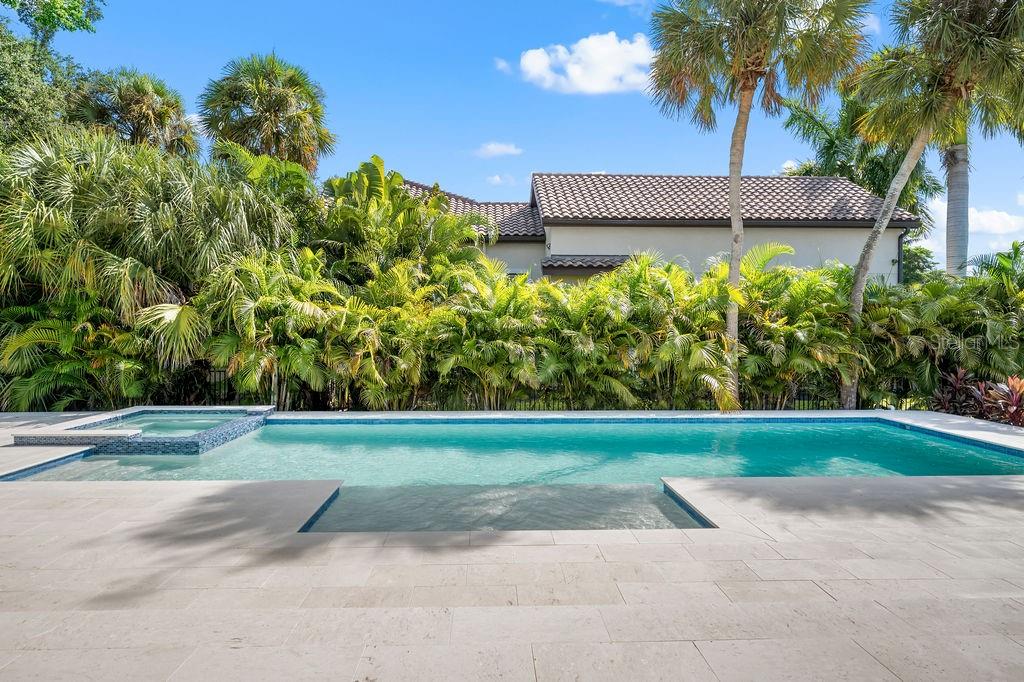A4707025 Property Photo