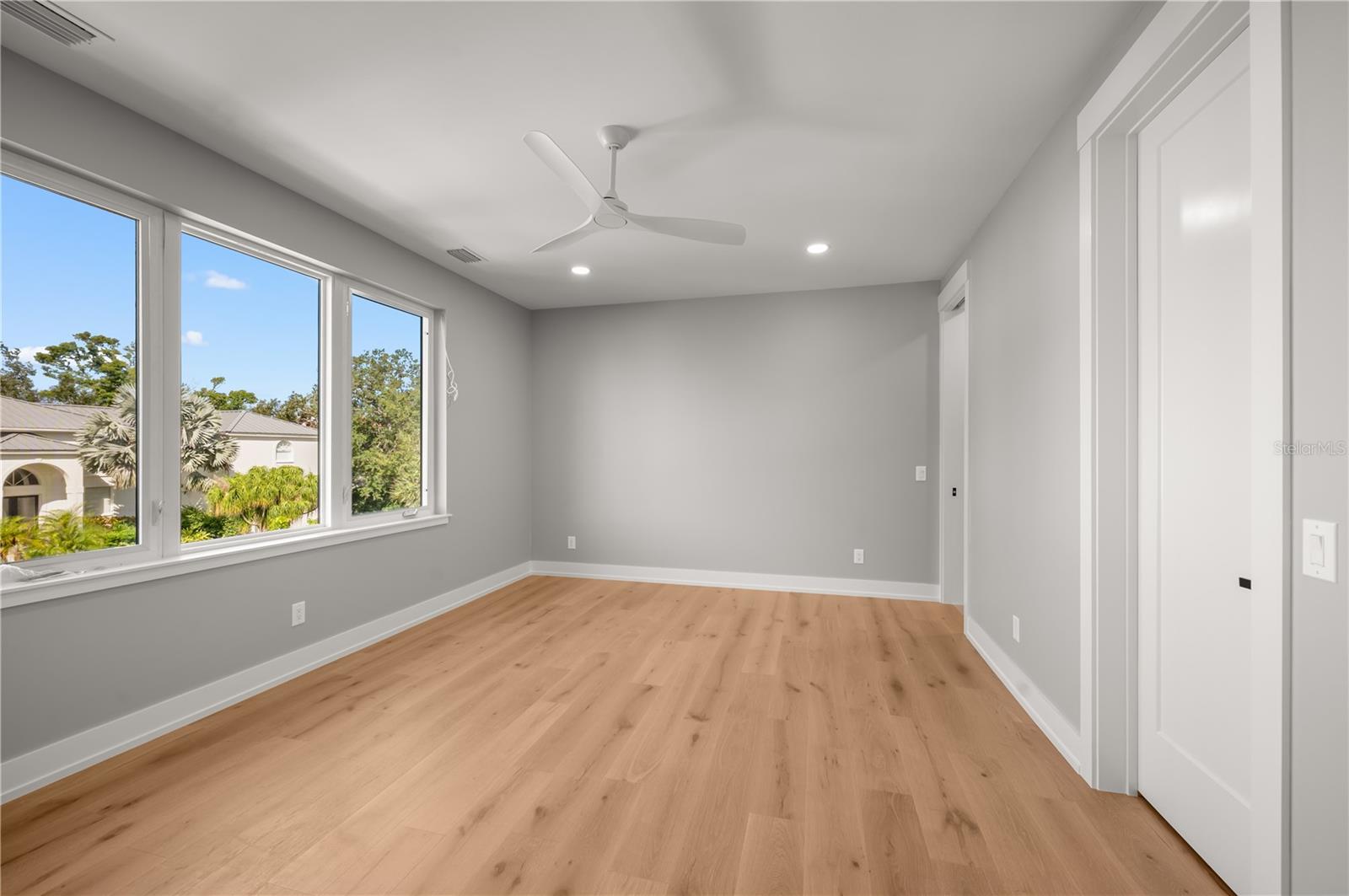 A4707025 Property Photo