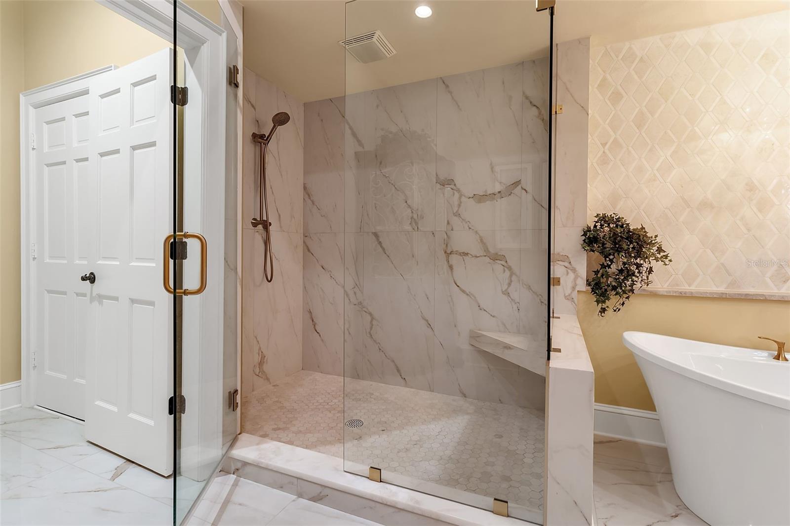 A4707058 Property Photo
