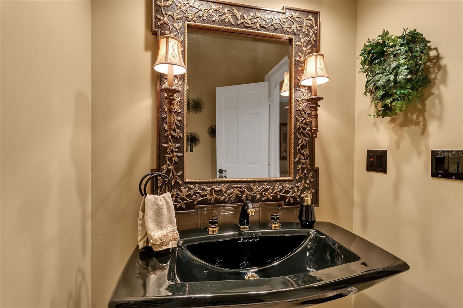 A4707058 Property Photo