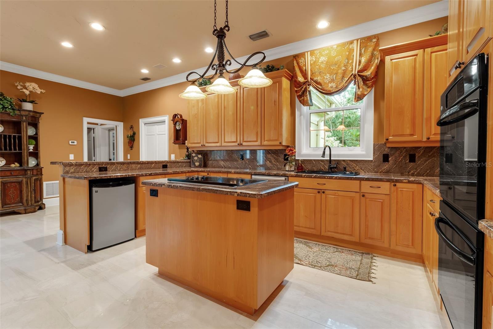 A4707058 Property Photo