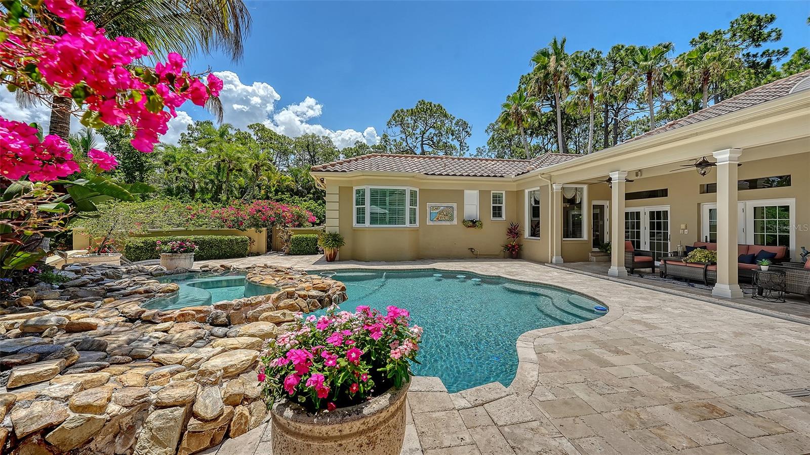 A4707058 Property Photo