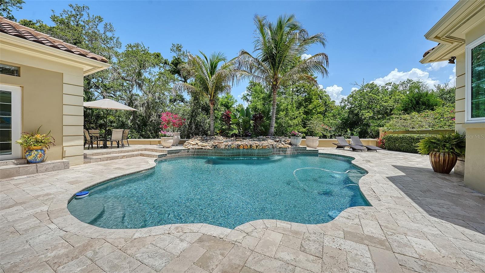 A4707058 Property Photo