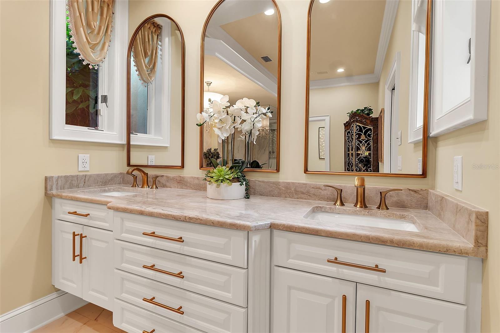 A4707058 Property Photo