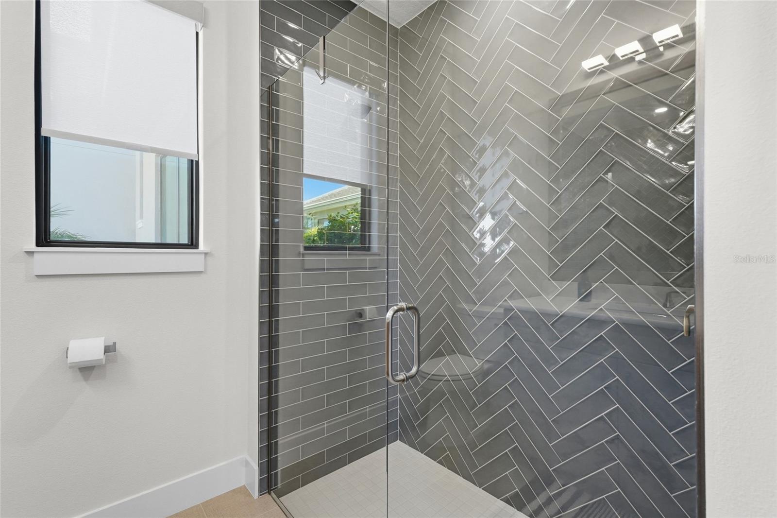 A4707083 Property Photo