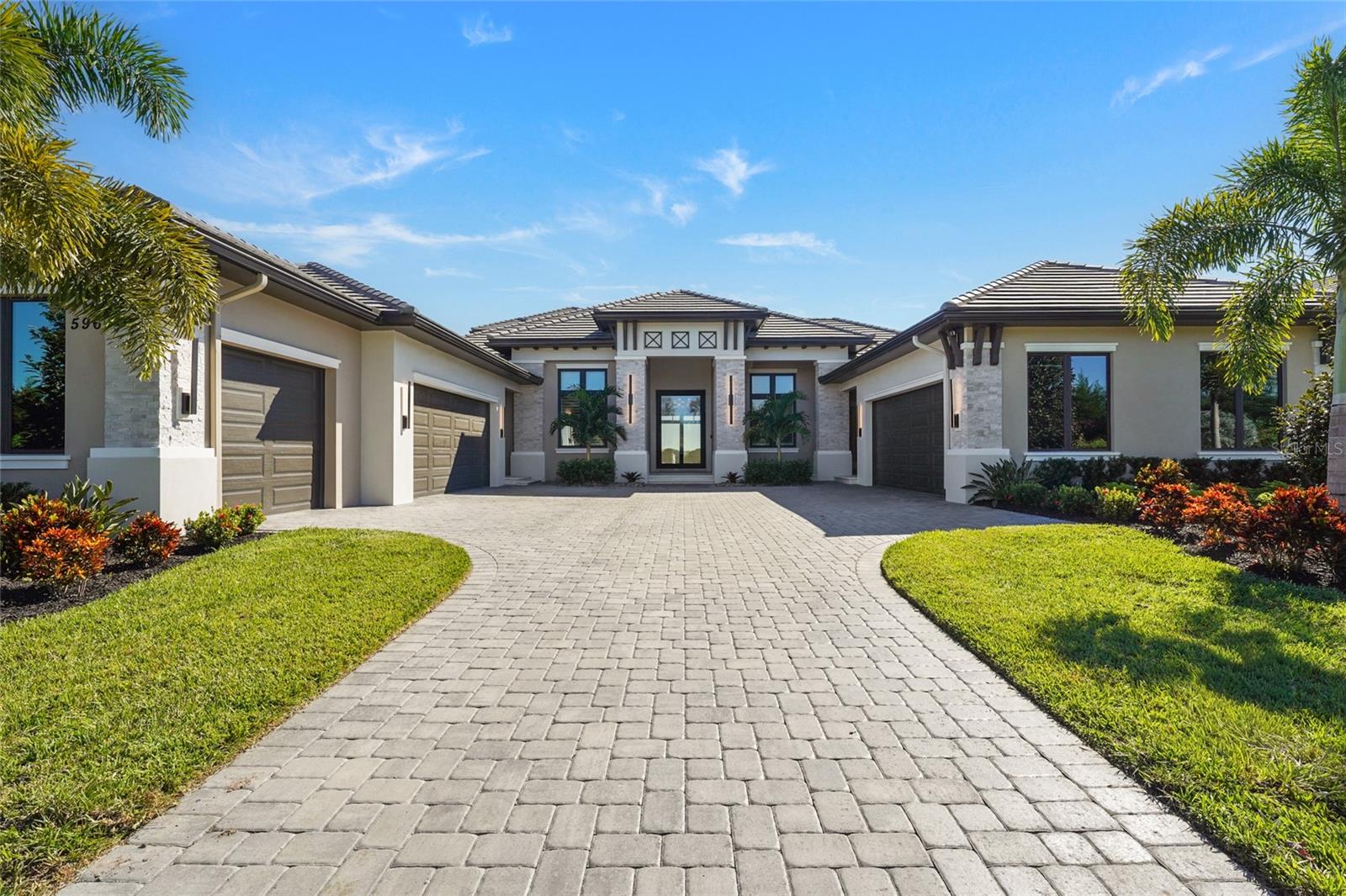 A4707083 Property Photo