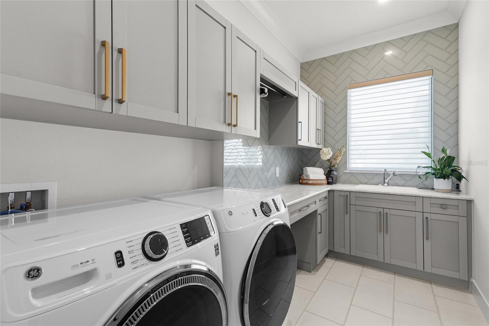 A4707083 Property Photo