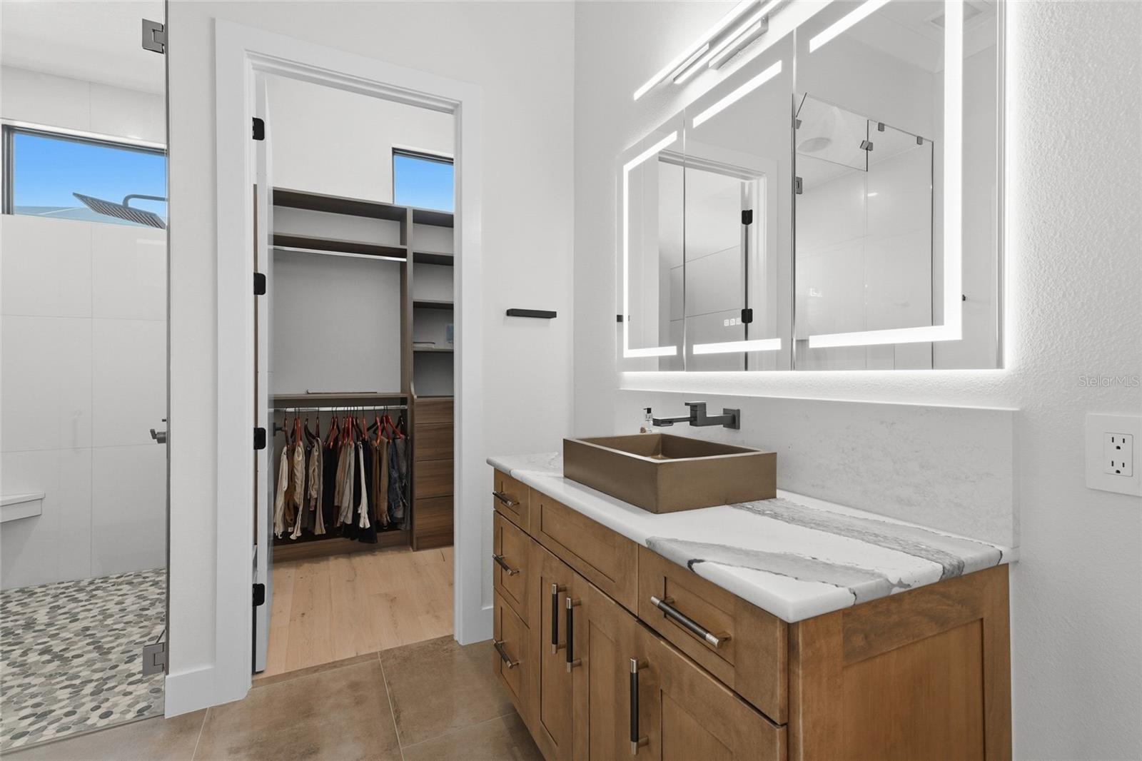 A4707083 Property Photo